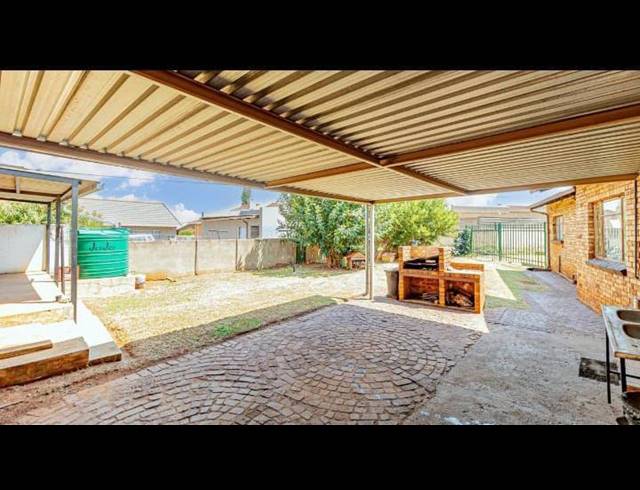 4 BEDROOM HOUSE FOR SALE IN SPRUITVIEW